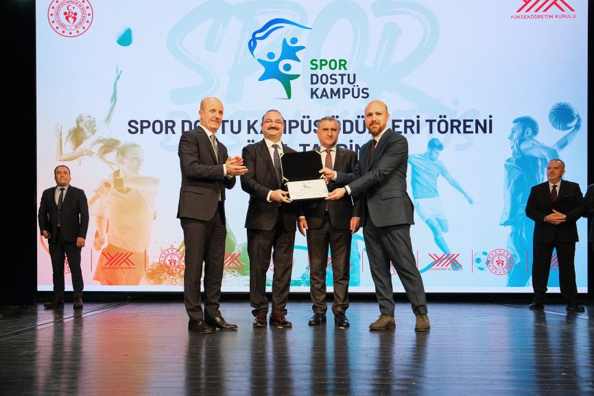 'Spor Dostu Kampus' unvanı Atatürk Üniversitesi'nin