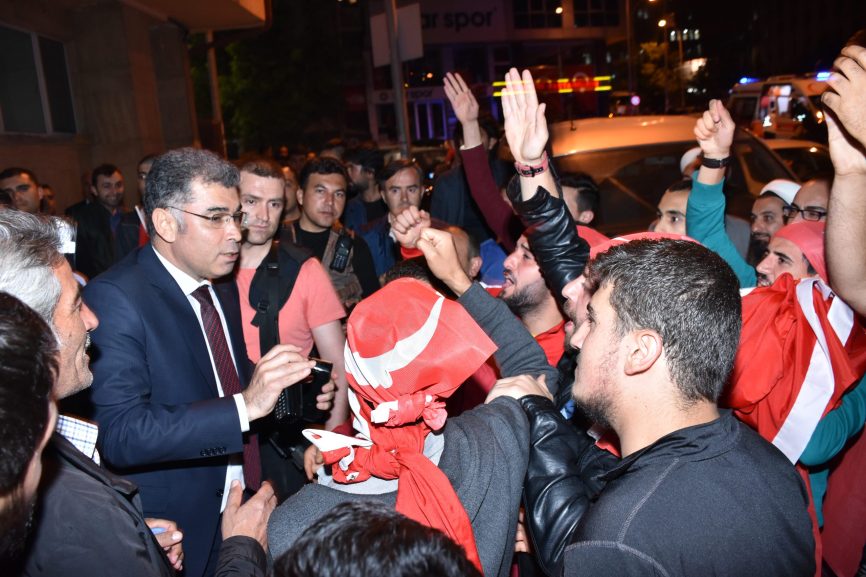 "BEN KÖPEKLERİN EMRİNE GİRMEM"