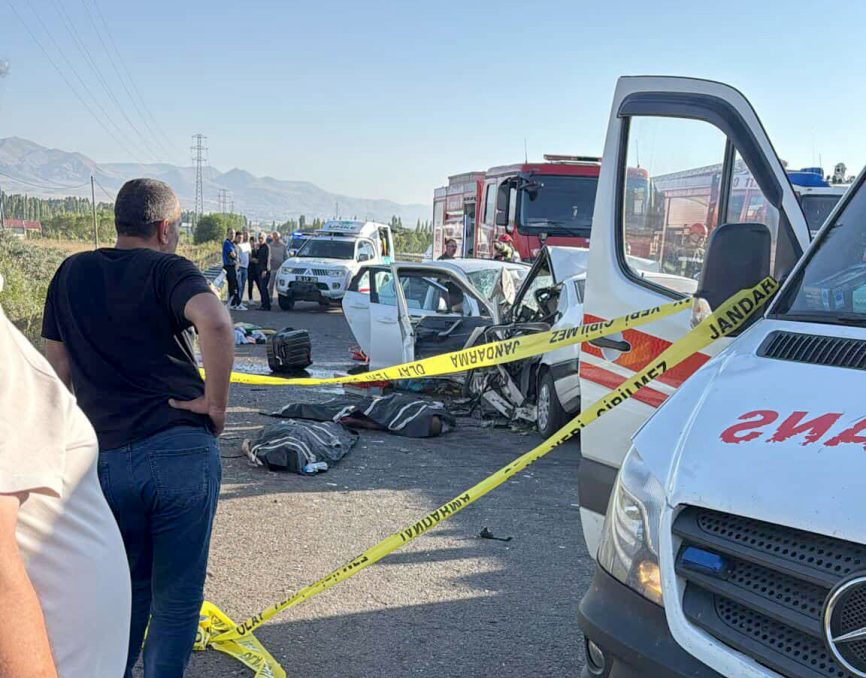 Erzurum'da Feci Kaza: 4 ölü, 4 yaralı