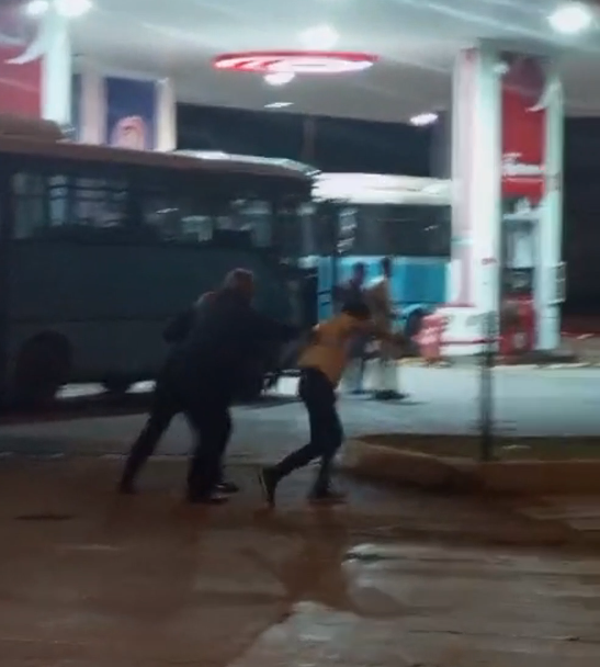 Döner bıçaklı kavga: 3 yaralı - TIKLA İZLE