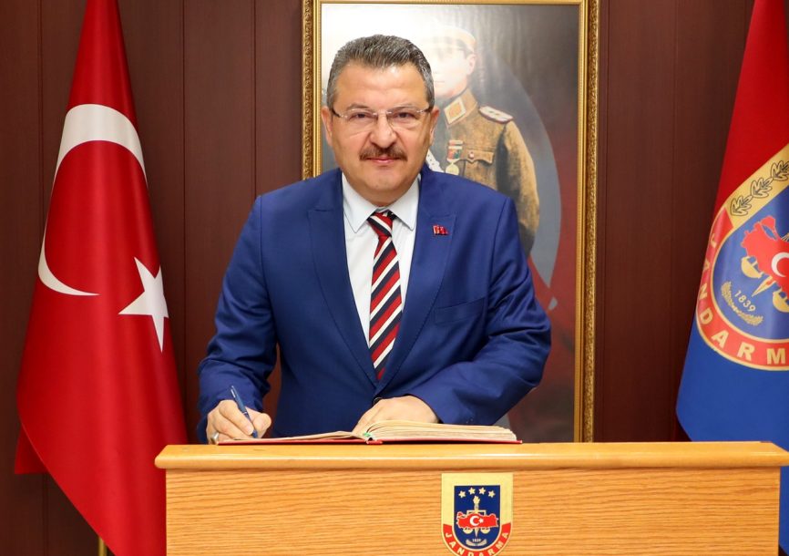 Kızağa çekilen müdür son mesajıyla şaşırttı!