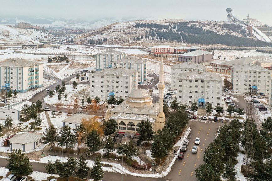 Atatürk Üniversitesi lojmanlarında 'Isınma Krizi'